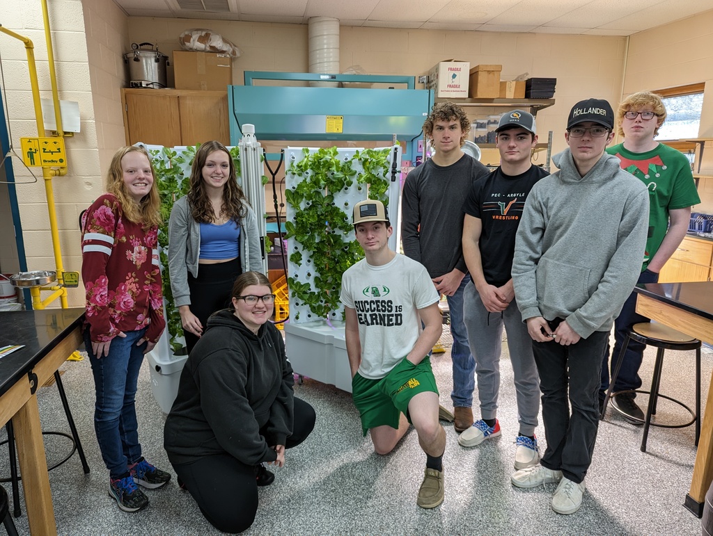 Botany students in charge of hydroponics unit
